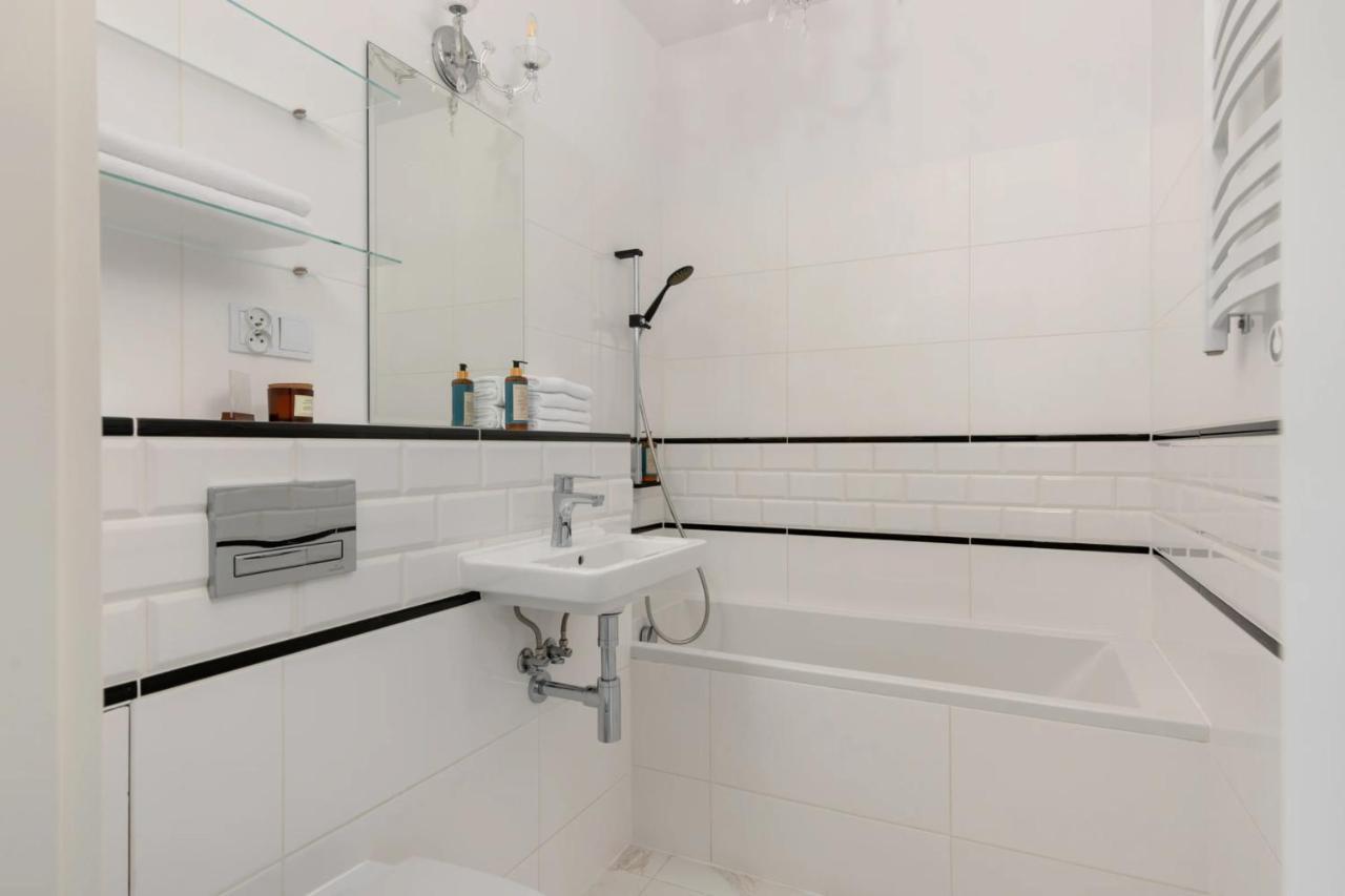 Przestronny Apartament Z Widokiem Na Miasto W Warszawie Warszawa Eksteriør bilde